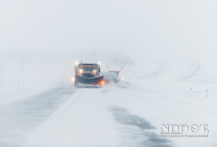 nddot_publicdomain_snowplow_us83_bismarck.jpg